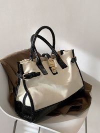 « Scopri la Versatilità della Borsa Donna a Tracolla Sabrina: Un Mix di Eleganza e Funzionalità in Bianco/Nero »