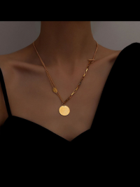 « Scopri la Magia della Collana con Pendente a Moneta Vintage a Doppio Strato in Acciaio al Titanio Placcato Oro 18 Carati – Isabel: Un Gioiello di Stile »