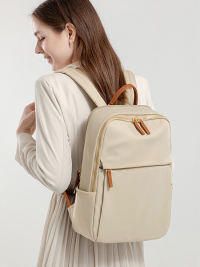 « Esplorando lo Stile Semplice con il Minimalist Backpack con Manico Superiore – Zaino 001 »